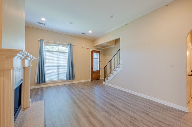 5231 NEWTON OAK CIR, Memphis, TN 38117