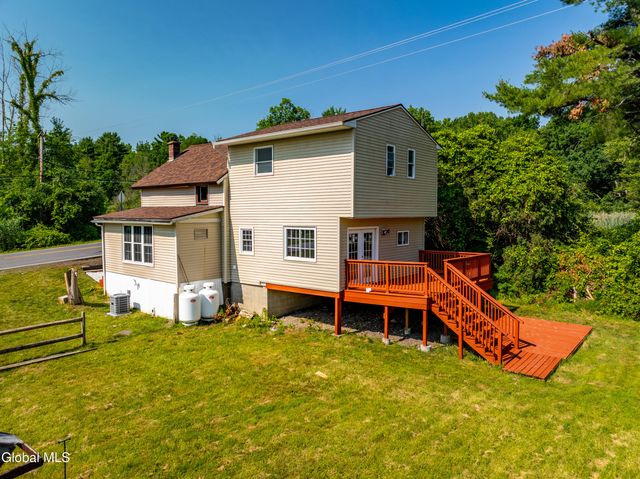 9 Lower Newtown Road, Halfmoon, NY 12188