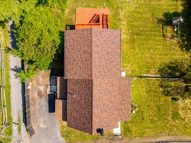 9 Lower Newtown Road, Halfmoon, NY 12188