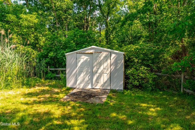 9 Lower Newtown Road, Halfmoon, NY 12188