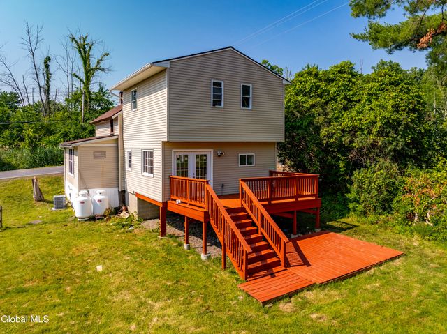 9 Lower Newtown Road, Halfmoon, NY 12188