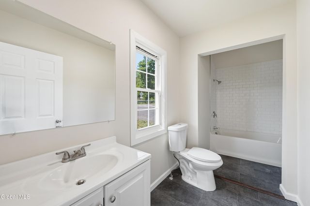 9 Lower Newtown Road, Halfmoon, NY 12188