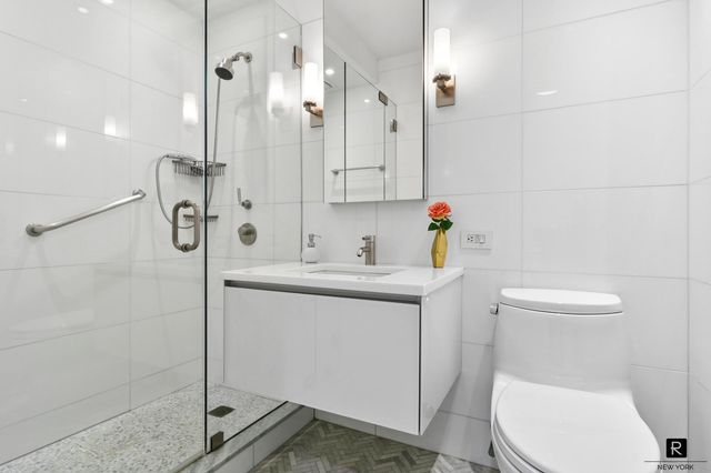 301 E 48th St Apt 8K, New York City, NY 10017