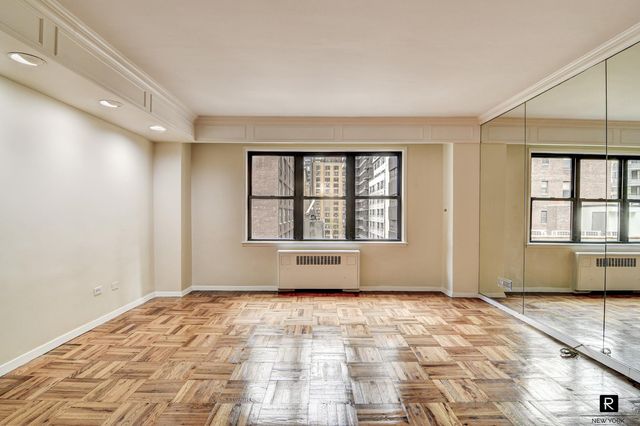 301 E 48th St Apt 8K, New York City, NY 10017