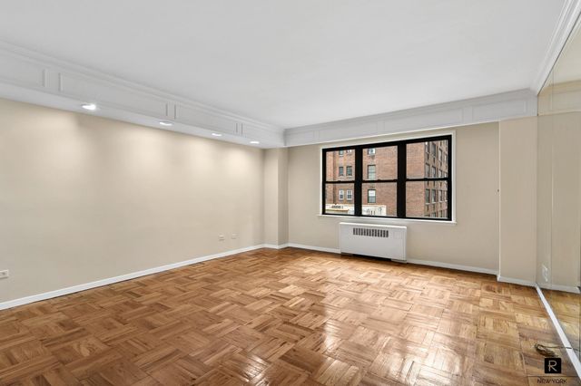 301 E 48th St Apt 8K, New York City, NY 10017
