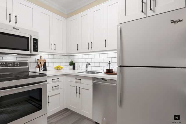 301 E 48th St Apt 8K, New York City, NY 10017