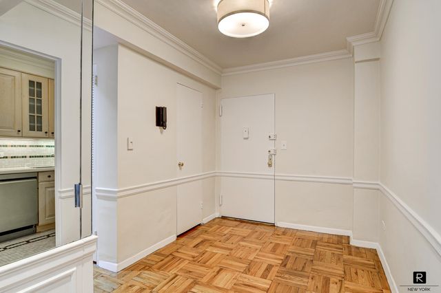 301 E 48th St Apt 8K, New York City, NY 10017