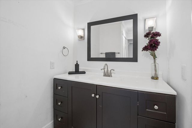 6287 BAY CLUB Drive 2, Fort Lauderdale, FL 33308