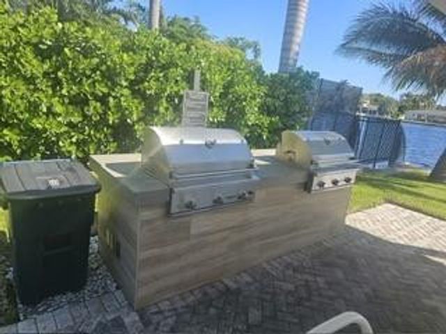 6287 BAY CLUB Drive 2, Fort Lauderdale, FL 33308