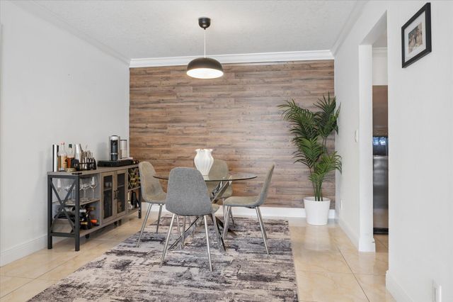 6287 BAY CLUB Drive 2, Fort Lauderdale, FL 33308
