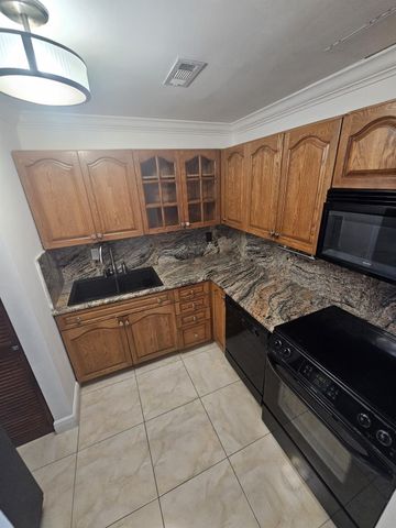 6287 BAY CLUB Drive 2, Fort Lauderdale, FL 33308