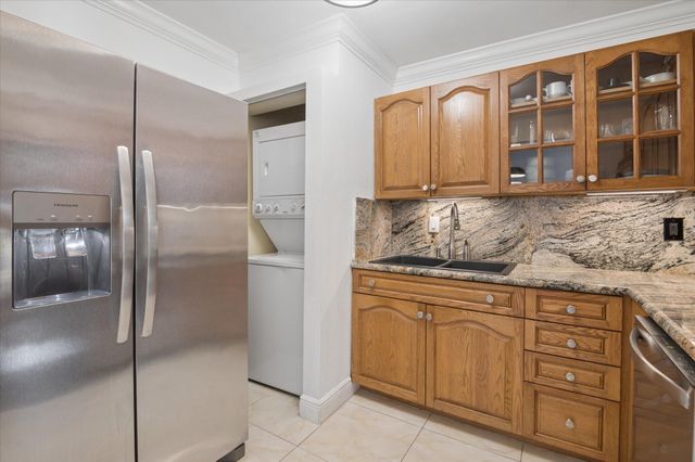 6287 BAY CLUB Drive 2, Fort Lauderdale, FL 33308