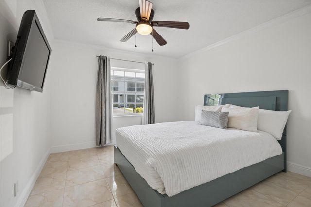 6287 BAY CLUB Drive 2, Fort Lauderdale, FL 33308