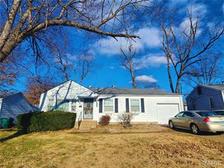 1111 Addison Drive, St Louis, MO 63137