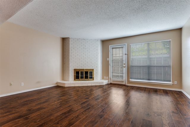 1255 Roaring Springs Road, Fort Worth, TX 76114