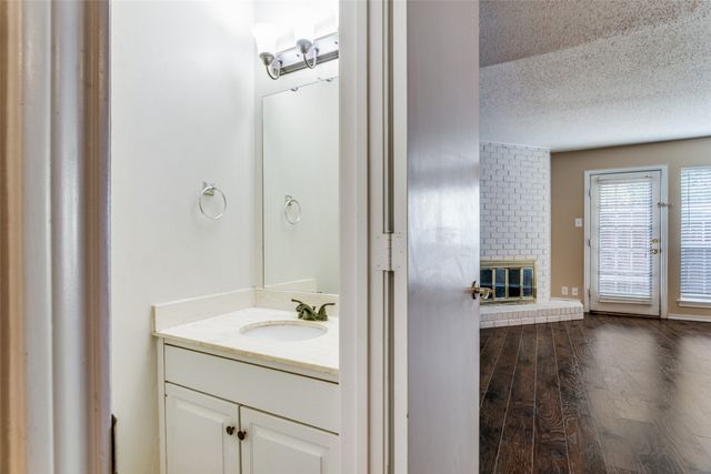 1255 Roaring Springs Road, Fort Worth, TX 76114