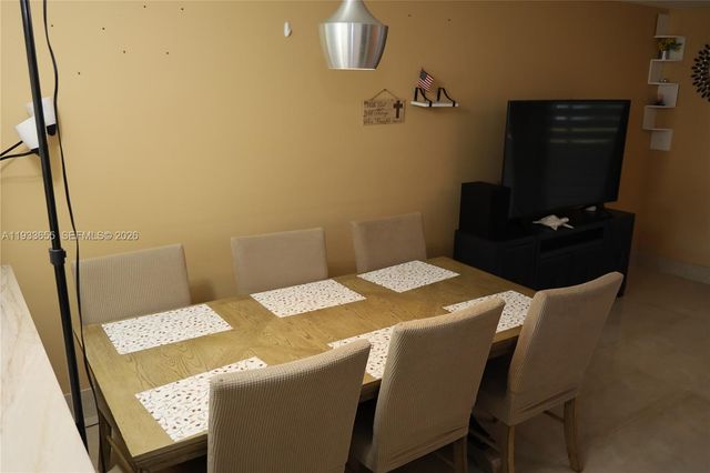 20816 NW 2nd St, Pembroke Pines, FL 33029