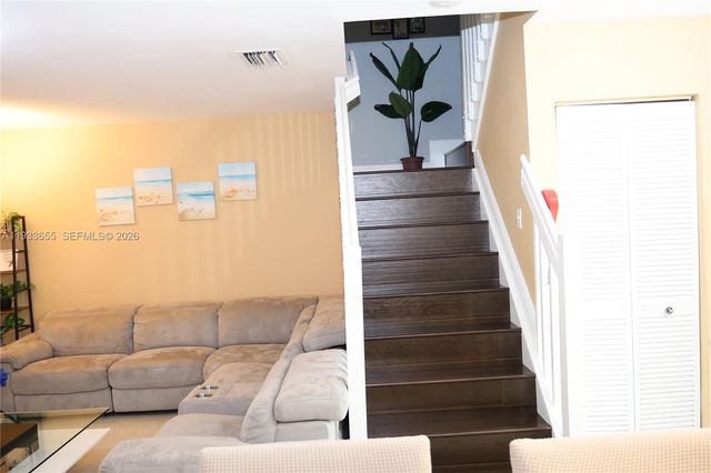 20816 NW 2nd St, Pembroke Pines, FL 33029