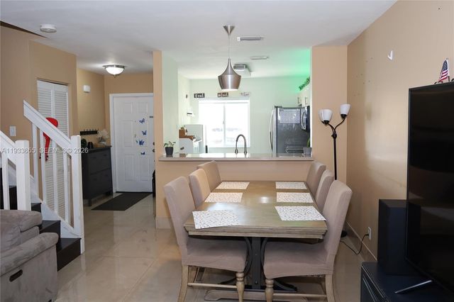 20816 NW 2nd St, Pembroke Pines, FL 33029