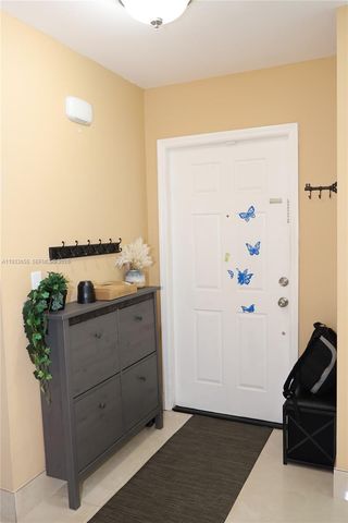 20816 NW 2nd St, Pembroke Pines, FL 33029