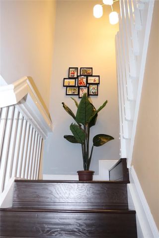 20816 NW 2nd St, Pembroke Pines, FL 33029