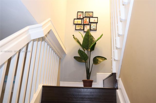 20816 NW 2nd St, Pembroke Pines, FL 33029