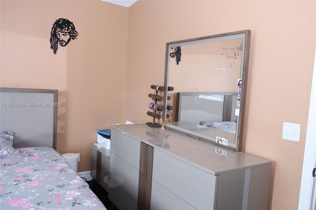 20816 NW 2nd St, Pembroke Pines, FL 33029