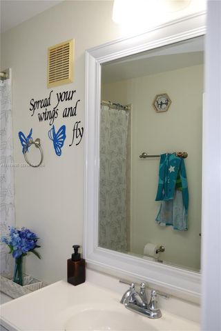 20816 NW 2nd St, Pembroke Pines, FL 33029