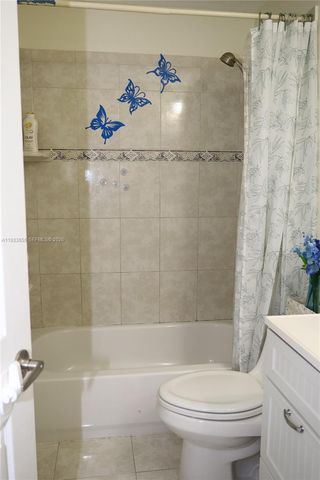 20816 NW 2nd St, Pembroke Pines, FL 33029