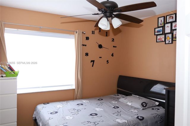 20816 NW 2nd St, Pembroke Pines, FL 33029