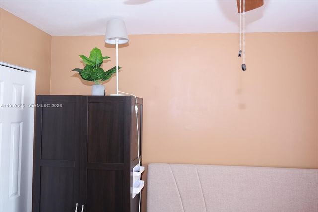 20816 NW 2nd St, Pembroke Pines, FL 33029