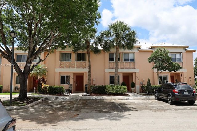 20816 NW 2nd St, Pembroke Pines, FL 33029