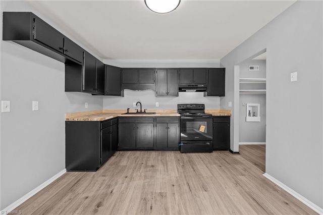 3005 Longford Avenue, Greensboro, NC 27406