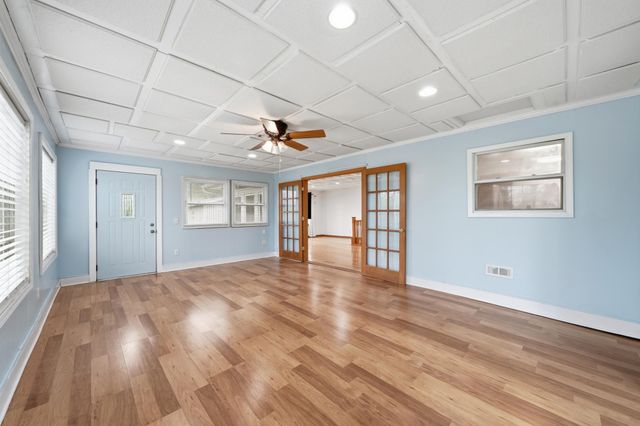 5038 N 4th Street, Minneapolis, MN 55430