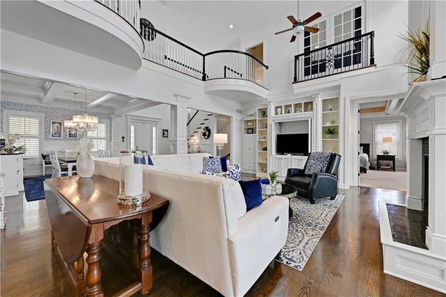 17095 S Demi Drive, Loch Lloyd, MO 64012