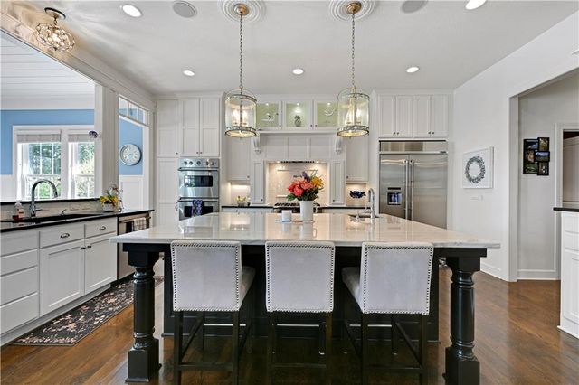 17095 S Demi Drive, Loch Lloyd, MO 64012