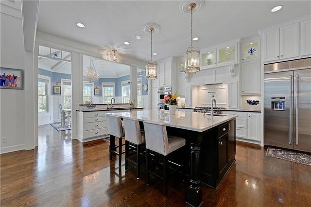 17095 S Demi Drive, Loch Lloyd, MO 64012