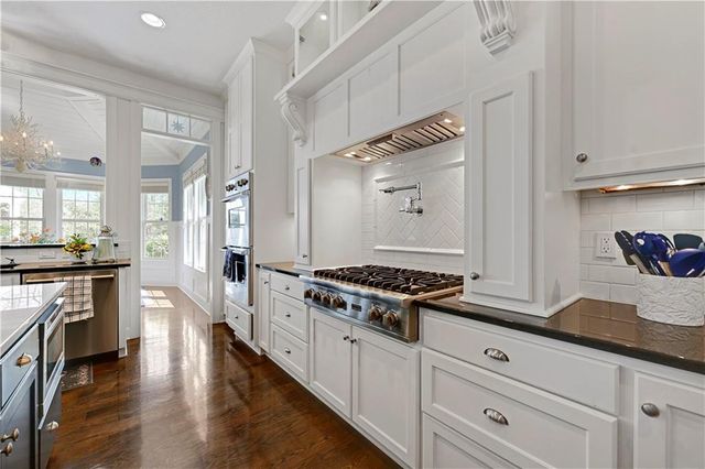 17095 S Demi Drive, Loch Lloyd, MO 64012