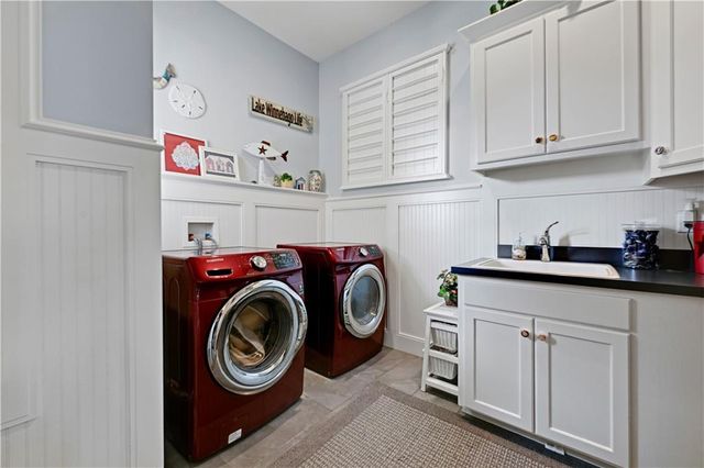 17095 S Demi Drive, Loch Lloyd, MO 64012