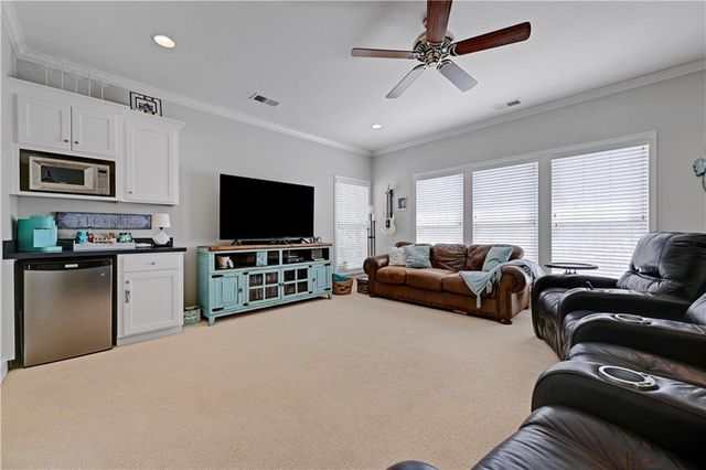 17095 S Demi Drive, Loch Lloyd, MO 64012
