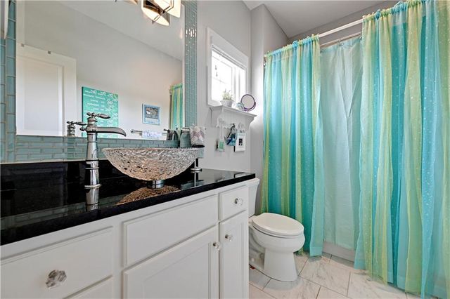 17095 S Demi Drive, Loch Lloyd, MO 64012