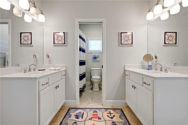 17095 S Demi Drive, Loch Lloyd, MO 64012