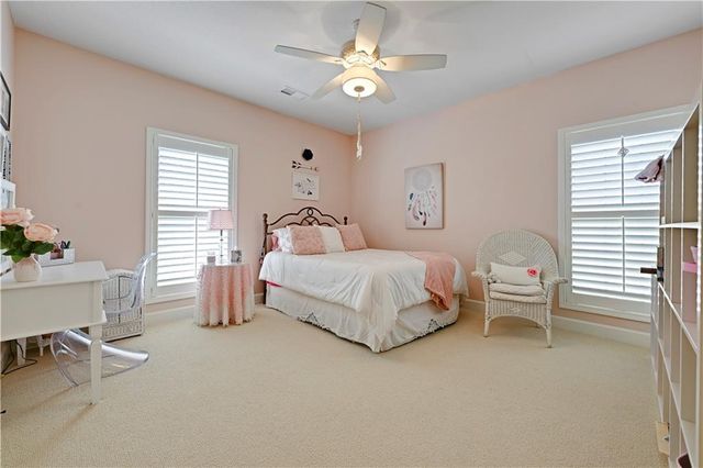 17095 S Demi Drive, Loch Lloyd, MO 64012