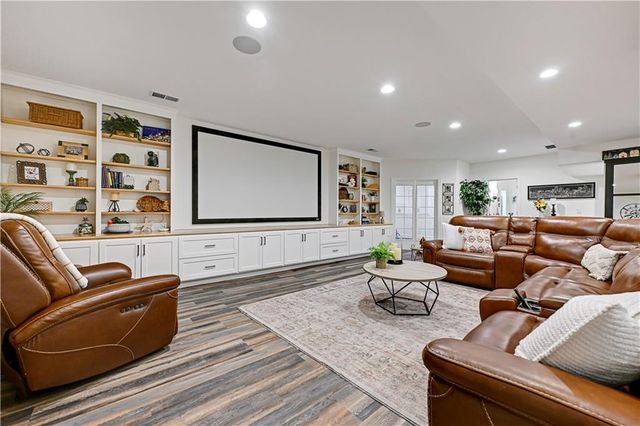 17095 S Demi Drive, Loch Lloyd, MO 64012