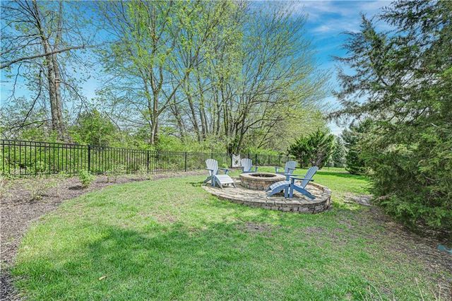 17095 S Demi Drive, Loch Lloyd, MO 64012