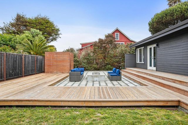 405 Kelly Avenue, Half Moon Bay, CA 94019