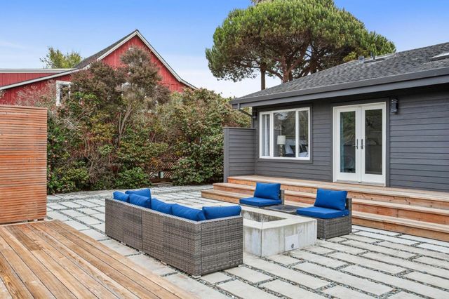 405 Kelly Avenue, Half Moon Bay, CA 94019