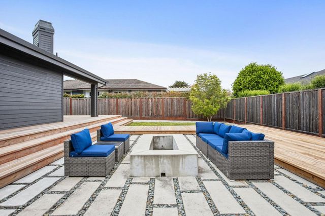 405 Kelly Avenue, Half Moon Bay, CA 94019