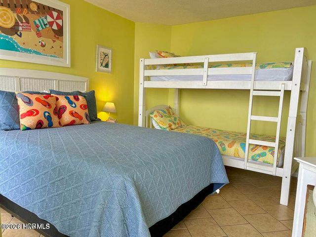 2000 New River Inlet Road 1204, N Topsail Beach, NC 28460