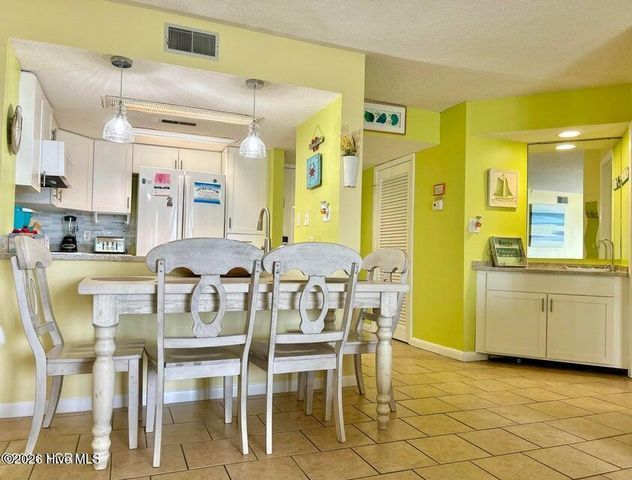 2000 New River Inlet Road 1204, N Topsail Beach, NC 28460